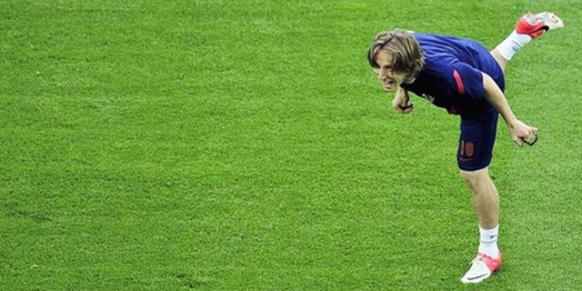 Modric Akhirnya Didenda 100 Ribu Euro