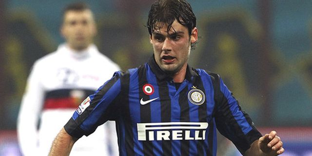 Juventus Bermanuver Gamit Andrea Poli Juventus Bermanuver Gamit Andrea Poli