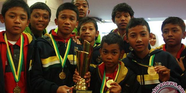 ISA Berlaga di MBC Busan 2012 di Korea Selatan