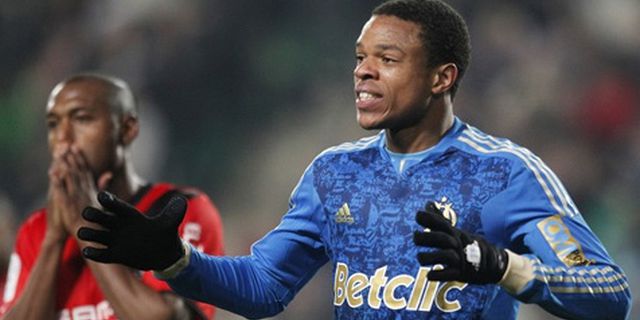 Newcastle Mendekati Loic Remy Milik Marseille