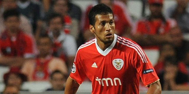 Garay Bantah Isu Dirinya ke Roma Garay Bantah Isu Dirinya ke Roma