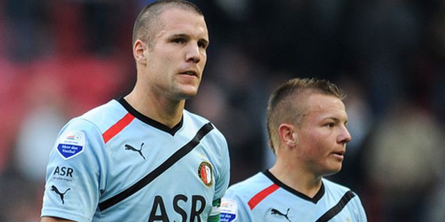 Ron Vlaar Resmi Jadi Milik Aston Villa