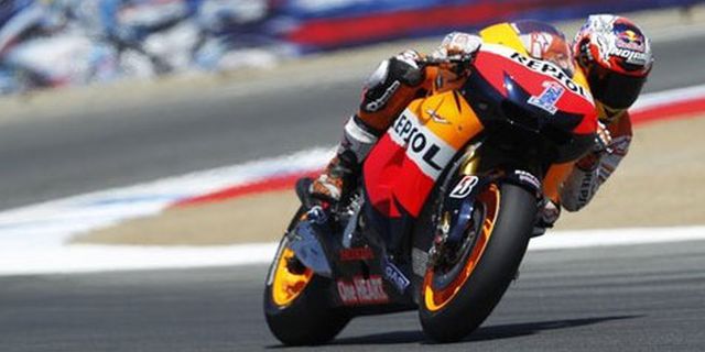 Rossi Jatuh, Stoner Juarai MotoGP Amerika Serikat Rossi Jatuh, Stoner Juarai MotoGP Amerika Serikat