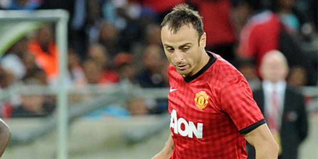 QPR Bantah Minat Rekrut Berbatov QPR Bantah Minat Rekrut Berbatov