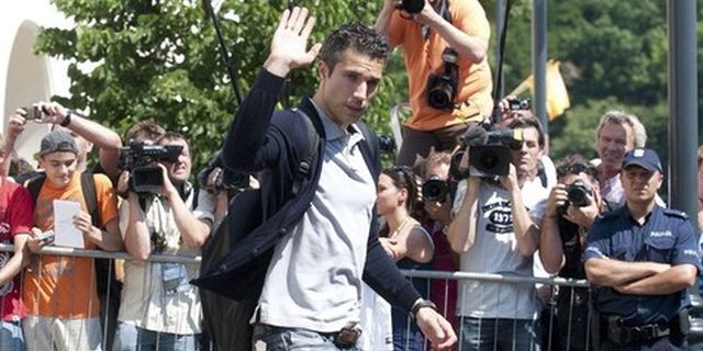 'Juve dan Van Persie Telah Ikat Kontrak' 'Juve dan Van Persie Telah Ikat Kontrak'