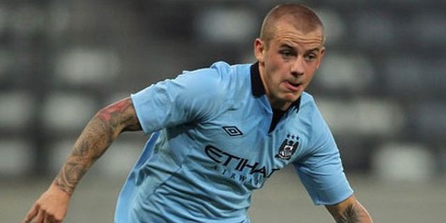 Manchester City Lepas Weiss ke Pescara