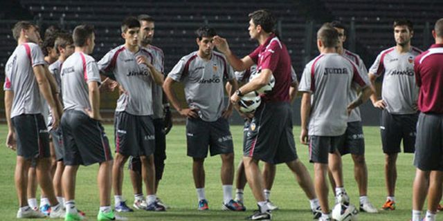 Timnas Indonesia Berlatih Satu Lapangan Dengan Valencia