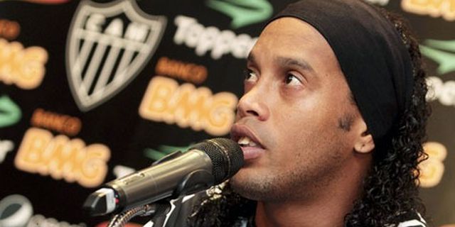 Ronaldinho: Allegri Paksa Saya untuk Pergi