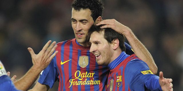 Busquets Antusias Sambut Song di Camp Nou Busquets Antusias Sambut Song di Camp Nou