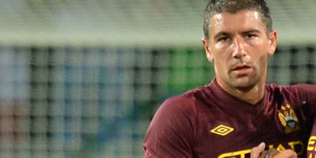 Kolarov Selangkah Lagi Milik Inter?