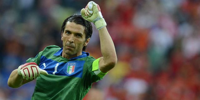 Pujian Buffon Kepada Balotelli dan Casillas