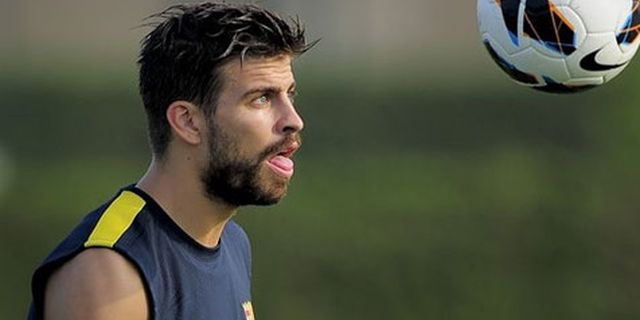 Lepas Kangen, Pique Elus Rambut Baru Rooney Lepas Kangen, Pique Elus Rambut Baru Rooney