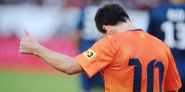 Barca Siap Naikkan Gaji Messi Barca Siap Naikkan Gaji Messi