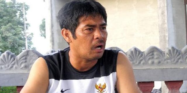 Nil Maizar Gemar Menyantap Rendang Nil Maizar Gemar Menyantap Rendang