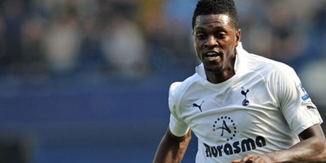 Tottenham Resmi Kontrak Adebayor