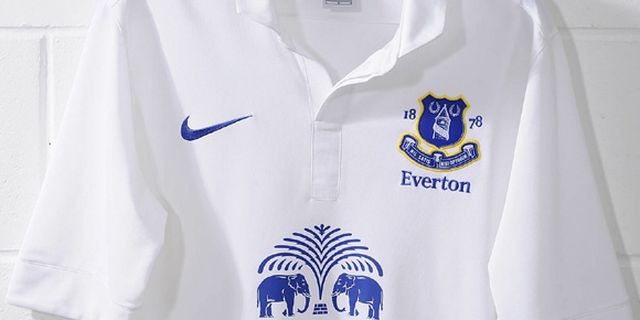 Everton Juga Punya Jersey Ketiga