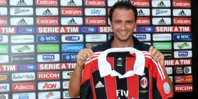 Pazzini: Mustahil Katakan Tidak Untuk Milan