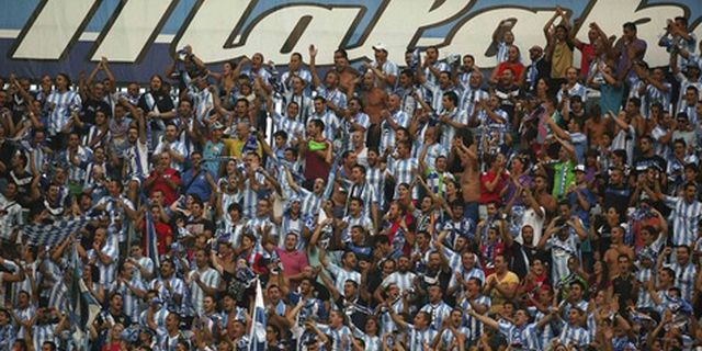 Fans Malaga Sepakat Pakai Piyama ke Stadion