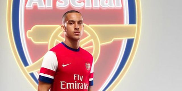 Tanpa Kontrak Anyar, Walcott Tetap di Arsenal