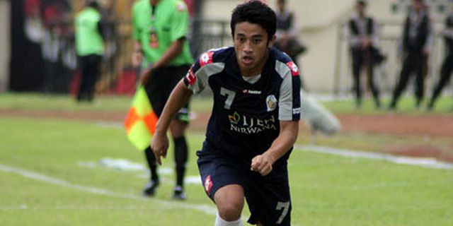 Arema Indonesia ISL Ikat 12 Pemain