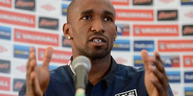 Rooney Absen, Defoe Siap Pimpin Lini Depan Inggris Rooney Absen, Defoe Siap Pimpin Lini Depan Inggris