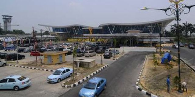 PON Riau Buat Bandara Sultan Syarif Kasim Padat