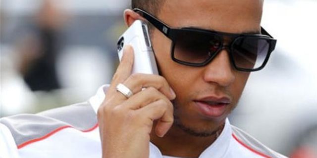 Schumacher Pensiun, Hamilton Pindah ke Mercedes?