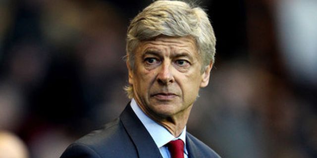 Wenger Pertanyakan Minat Juve Kepada Van Persie