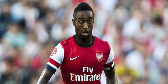 Wenger Masih Enggan Lepas Djourou