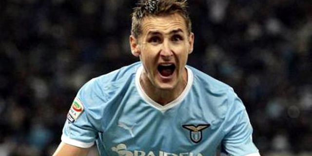 Klose Tolak Spurs Demi Lazio