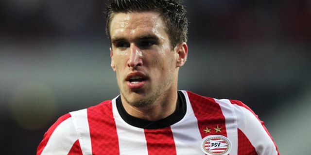 Milan Siap Tawar Kevin Strootman Milan Siap Tawar Kevin Strootman