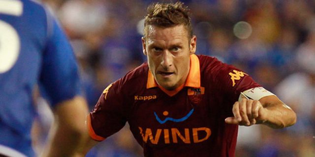 Engkel Kaki Kanan Totti Bermasalah