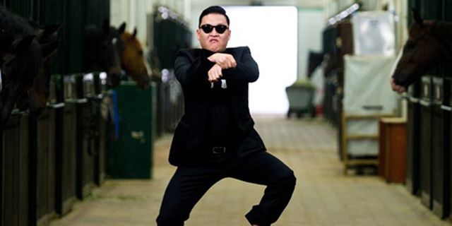 Demam Gangnam Style di Lapangan Hijau