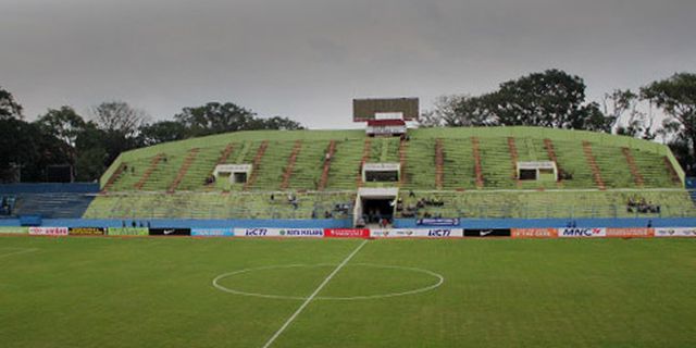 Mati Lampu Warnai Laga AFC Cup di Malang