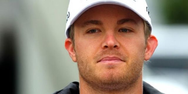 Rosberg: Schumacher Lebih Baik Bertahan di Mercedes