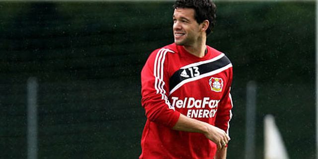 Ballack Segera Merapat ke Australia?