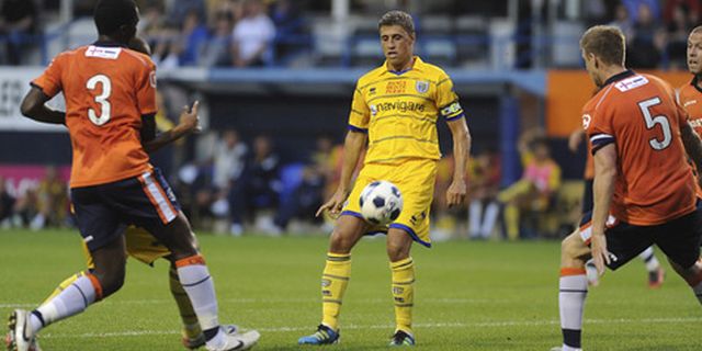 Crespo: Duo Milan Berpikir Seperti Tim Kecil Crespo: Duo Milan Berpikir Seperti Tim Kecil
