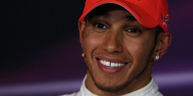 Tinggalkan McLaren, Hamilton Resmi Milik Mercedes