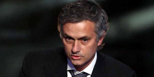 Perez: Mourinho Butuh Waktu Untuk Mengerti Madrid