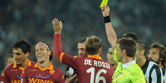 'Mereka Tak Pantas Memakai Kostum Roma'