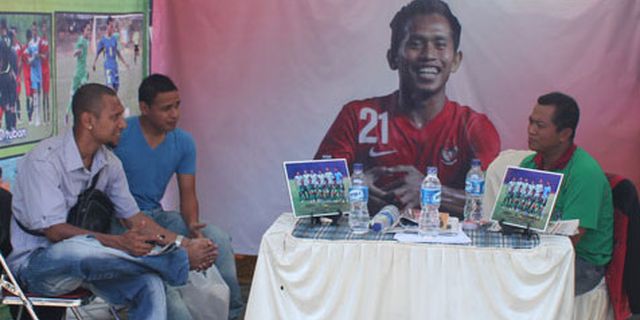 Tiga Pemain Persebaya Ramaikan Sport Expo 2012 Tiga Pemain Persebaya Ramaikan Sport Expo 2012