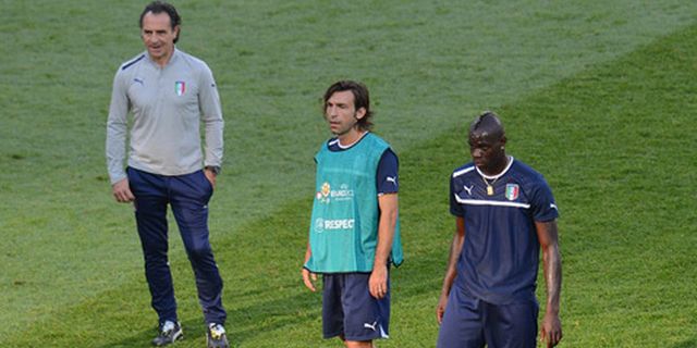 Prandelli: Pirlo Masih Ingin Perkuat Italia Prandelli: Pirlo Masih Ingin Perkuat Italia
