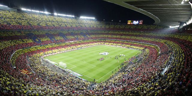 Teriakan 'Merdeka' Dari Tribun Camp Nou