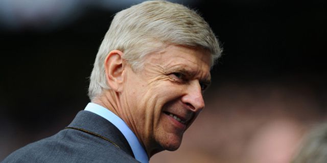 Balik Diserang Deschamps, Wenger Berkelit