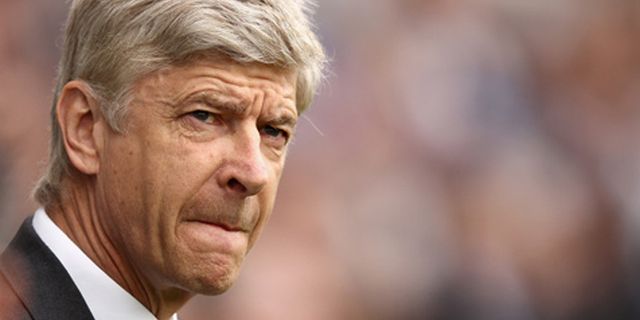 Januari, Wenger Berburu Penyerang Tengah