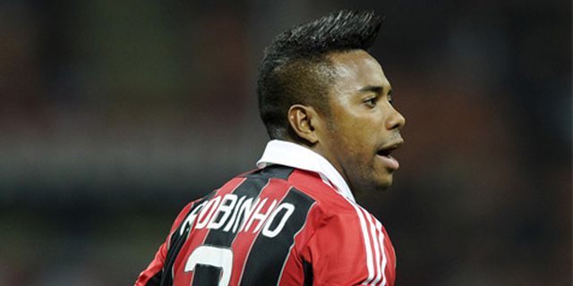 Robinho Ingin Bertahan di Milan