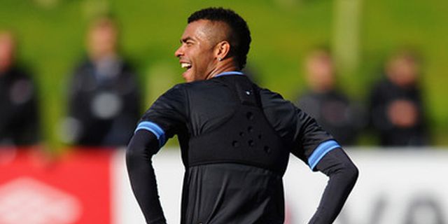 United Dan City Ikut Perburuan Ashley Cole