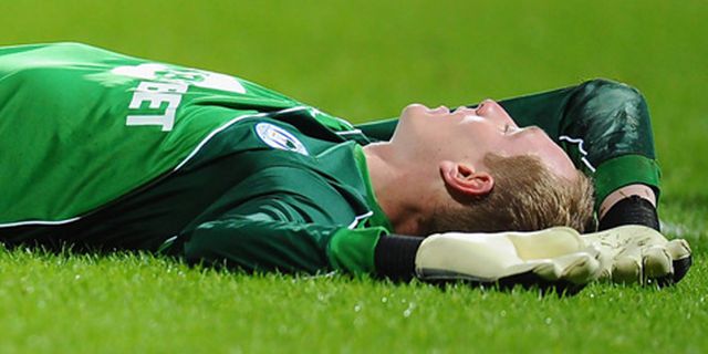 Polisi Investigasi Fans Leeds Yang Serang Chris Kirkland