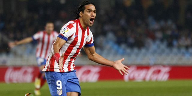 Higuain Santai Tanggapi Rumor Pembelian Falcao