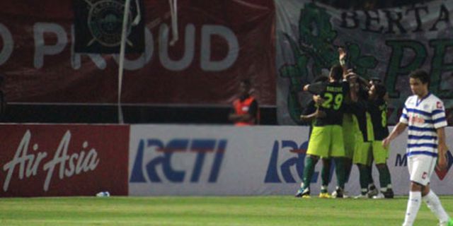 Air Asia Siap Sponsori Persebaya Air Asia Siap Sponsori Persebaya